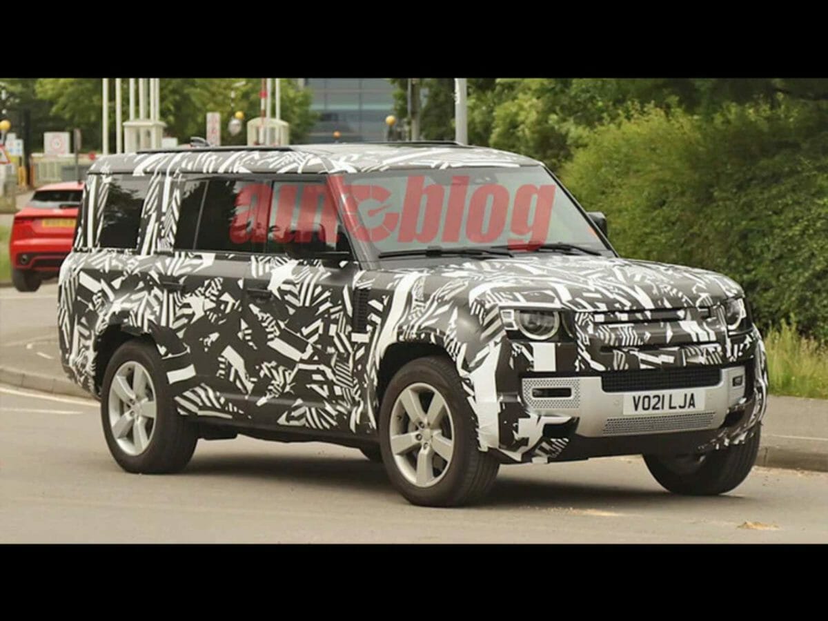 Land Rover Defender  spied