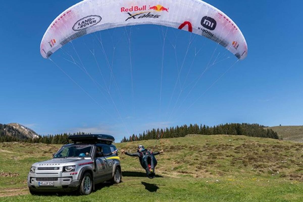 Land Rover defender red bull race (1)