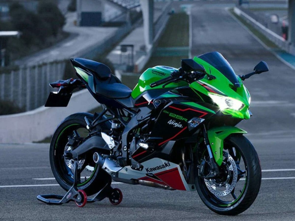 2021 Kawasaki ZX 25R (2)