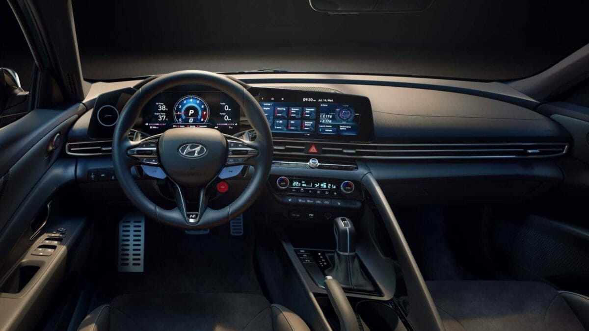 2022 Hyundai Elantra N (4) 2022 Hyundai Elantra N (4)