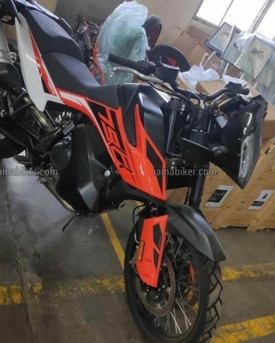 KTM 790 Adventure spy shots (2)