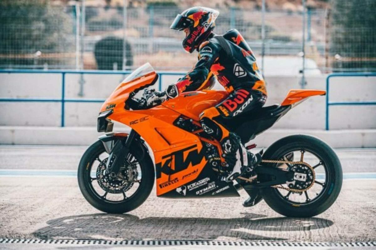 KTM RC 8C (4)