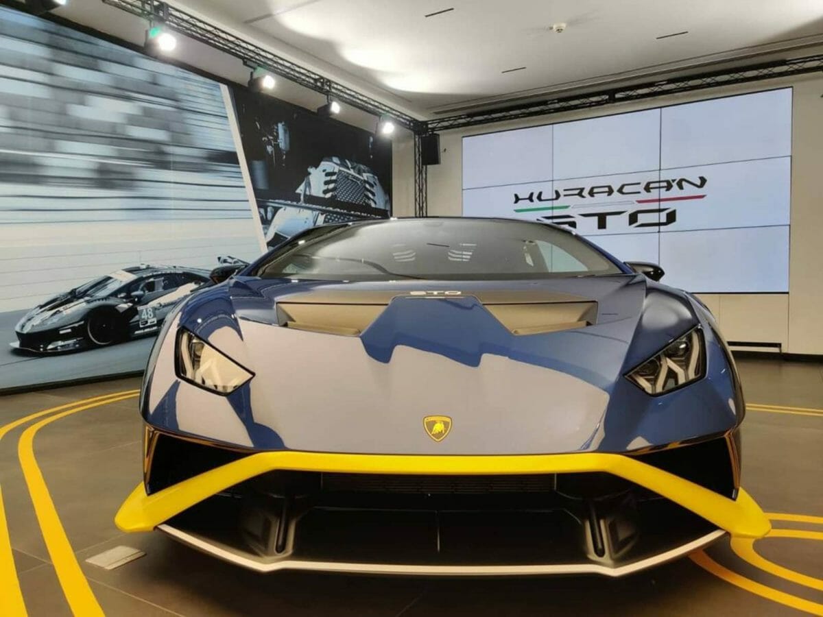 Lamborghini Huracan STO front