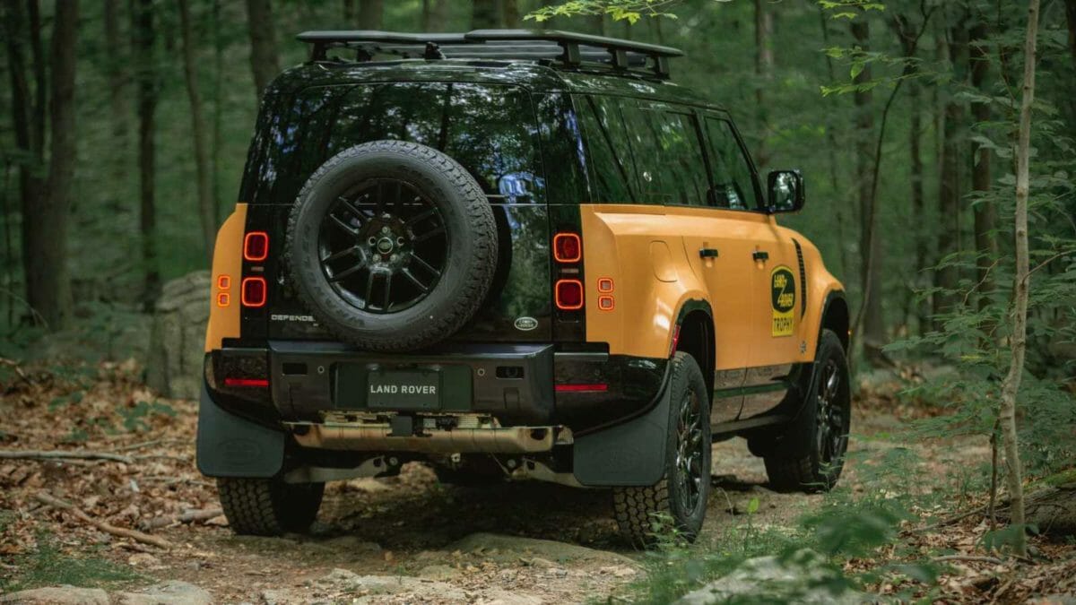 Land Rover Defender Trophy edition (2)