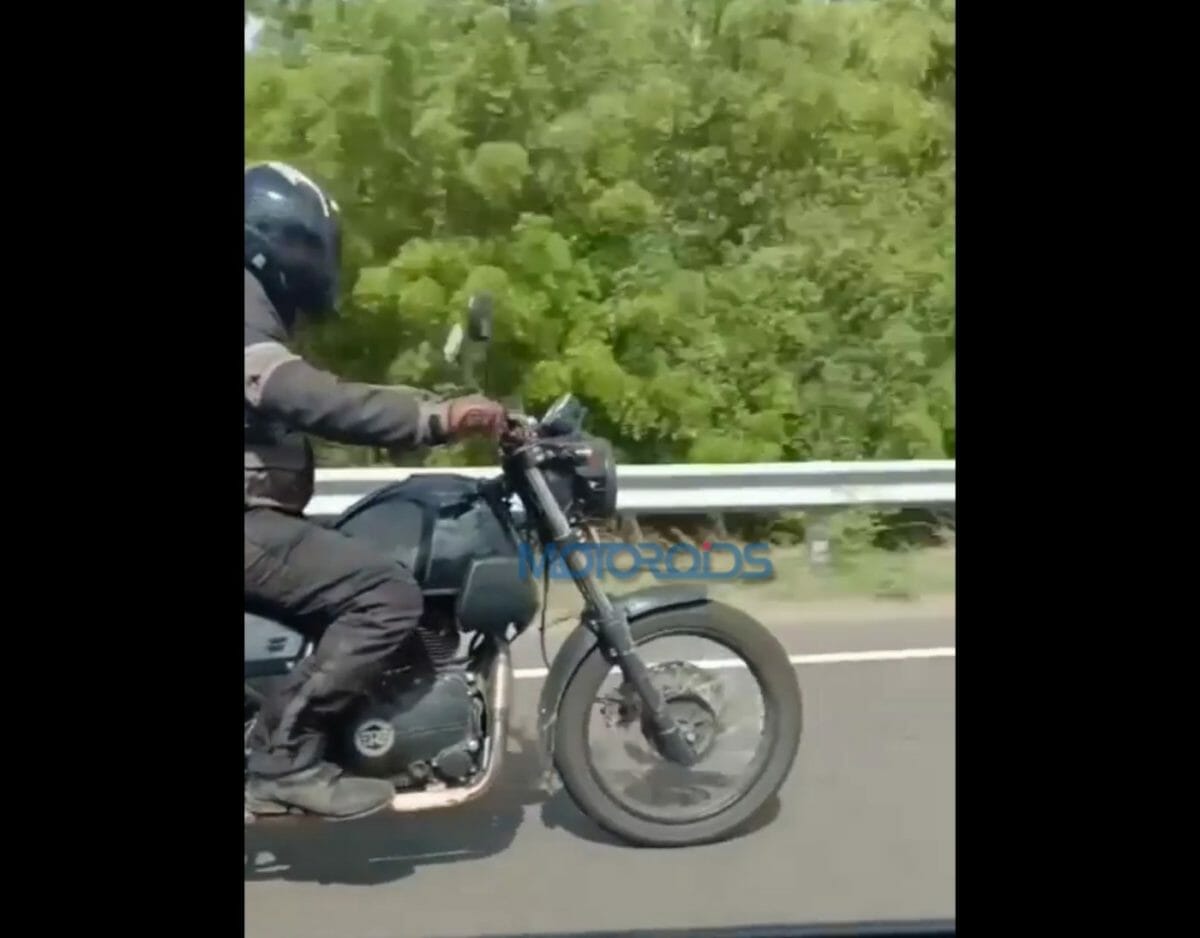 Royal Enfield Himalayan Spied (1)