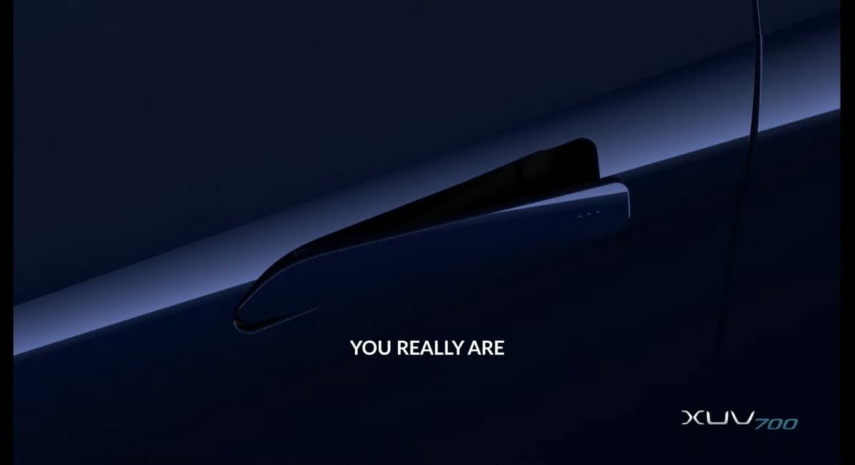 XUV700 smart door handle teaser