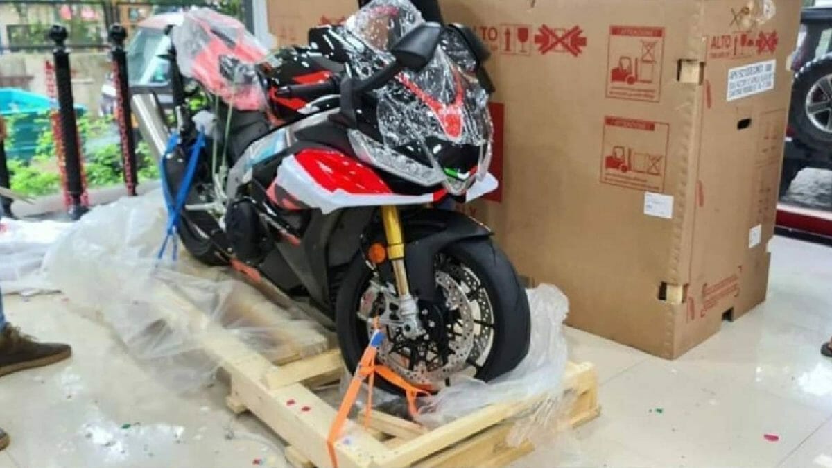 Aprilia RSV Factory India