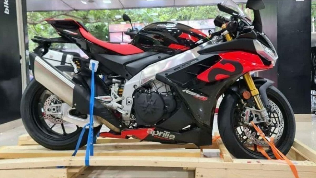 2021 Aprilia RSV4 Factory India