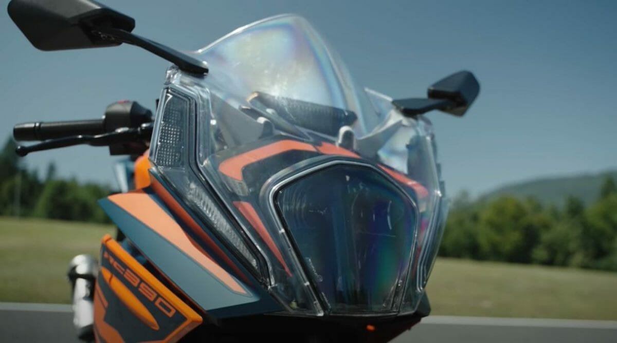 2022 KTM RC 390 Front