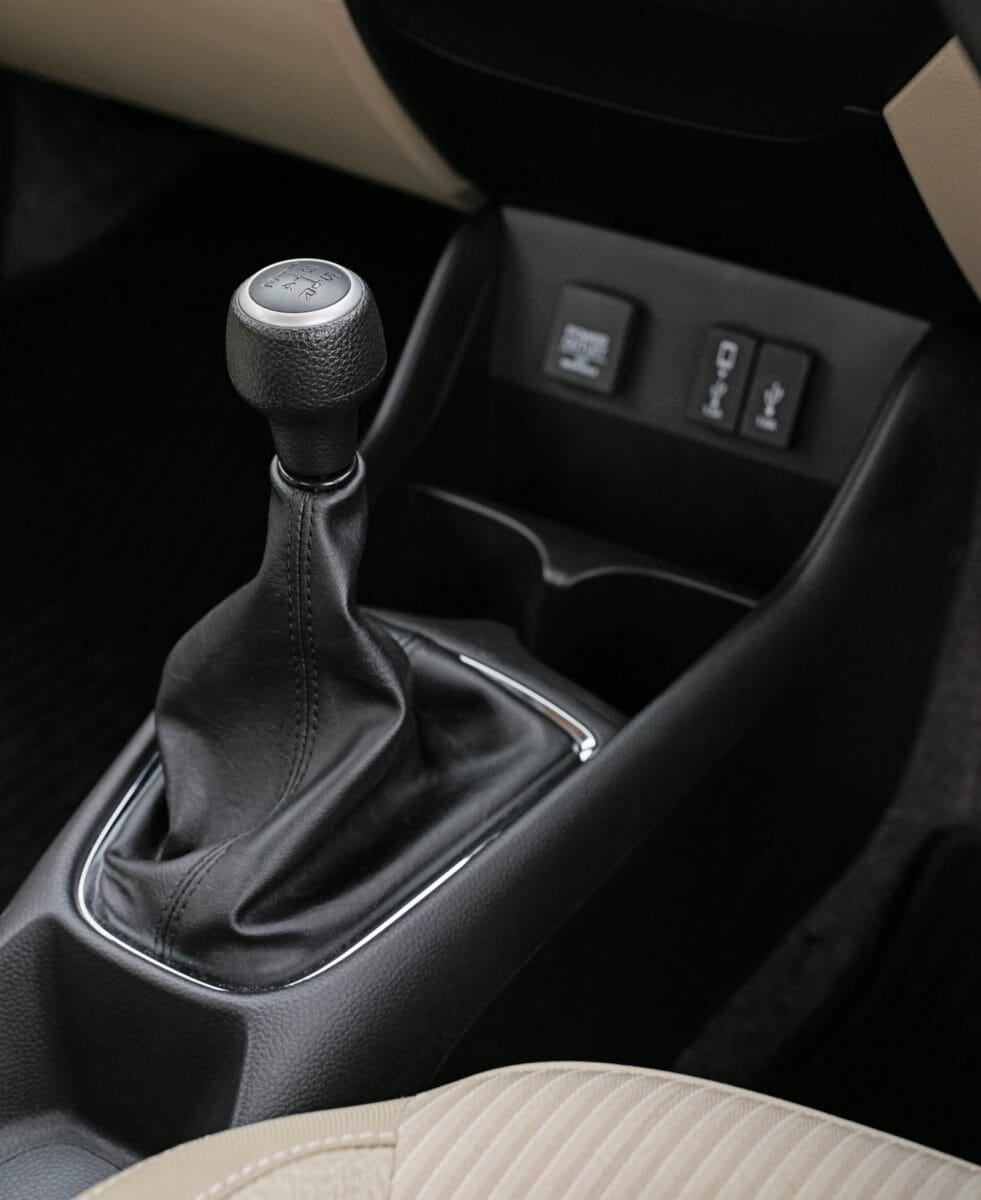 honda amaze facelift gearknob