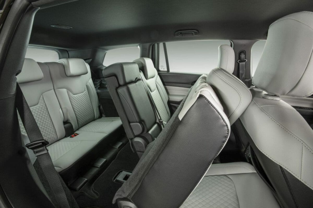 jeep commander revealed in brazil seats (1)