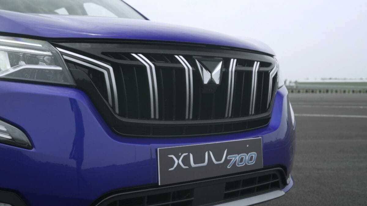 mahindrauv review front grille