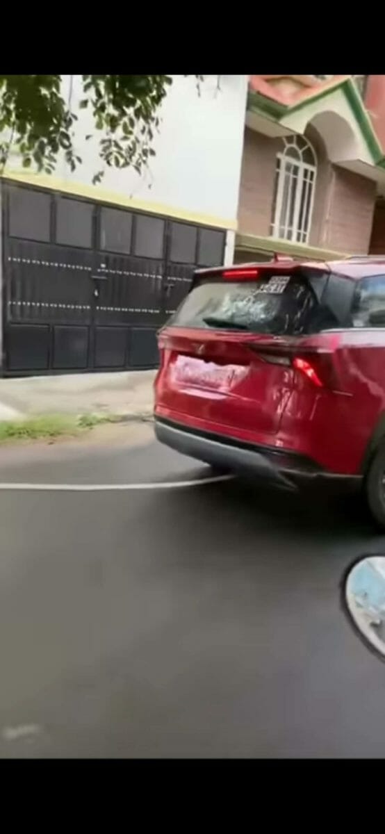 mahindra xuv700 spotted undisguised rear