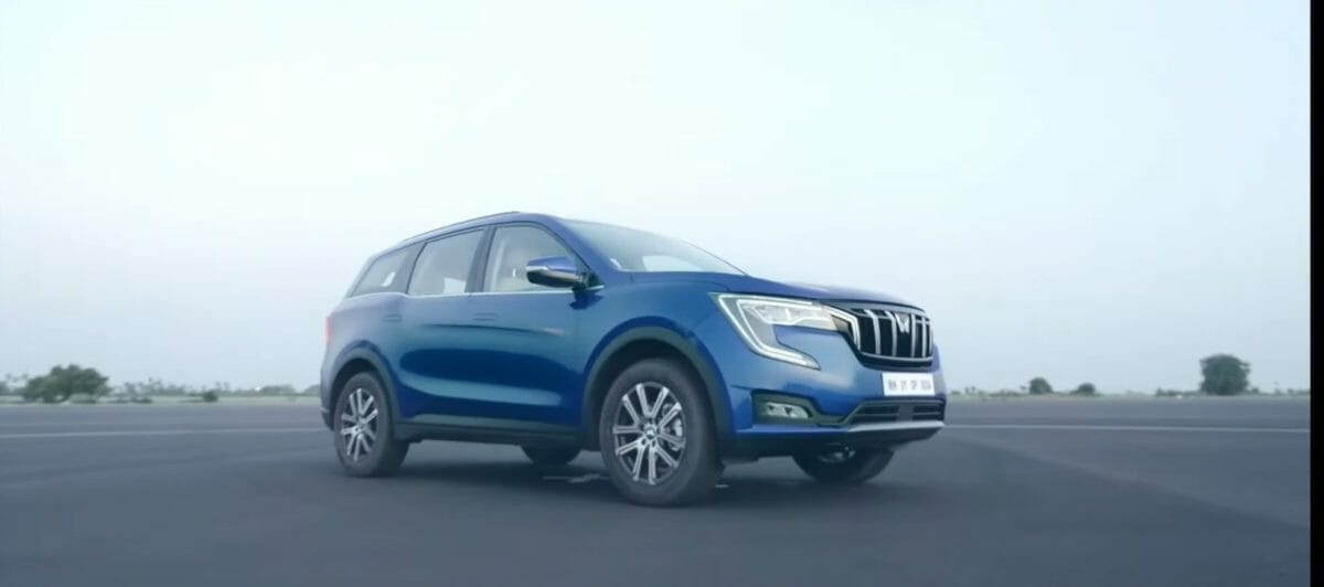 xuv700 reveal front