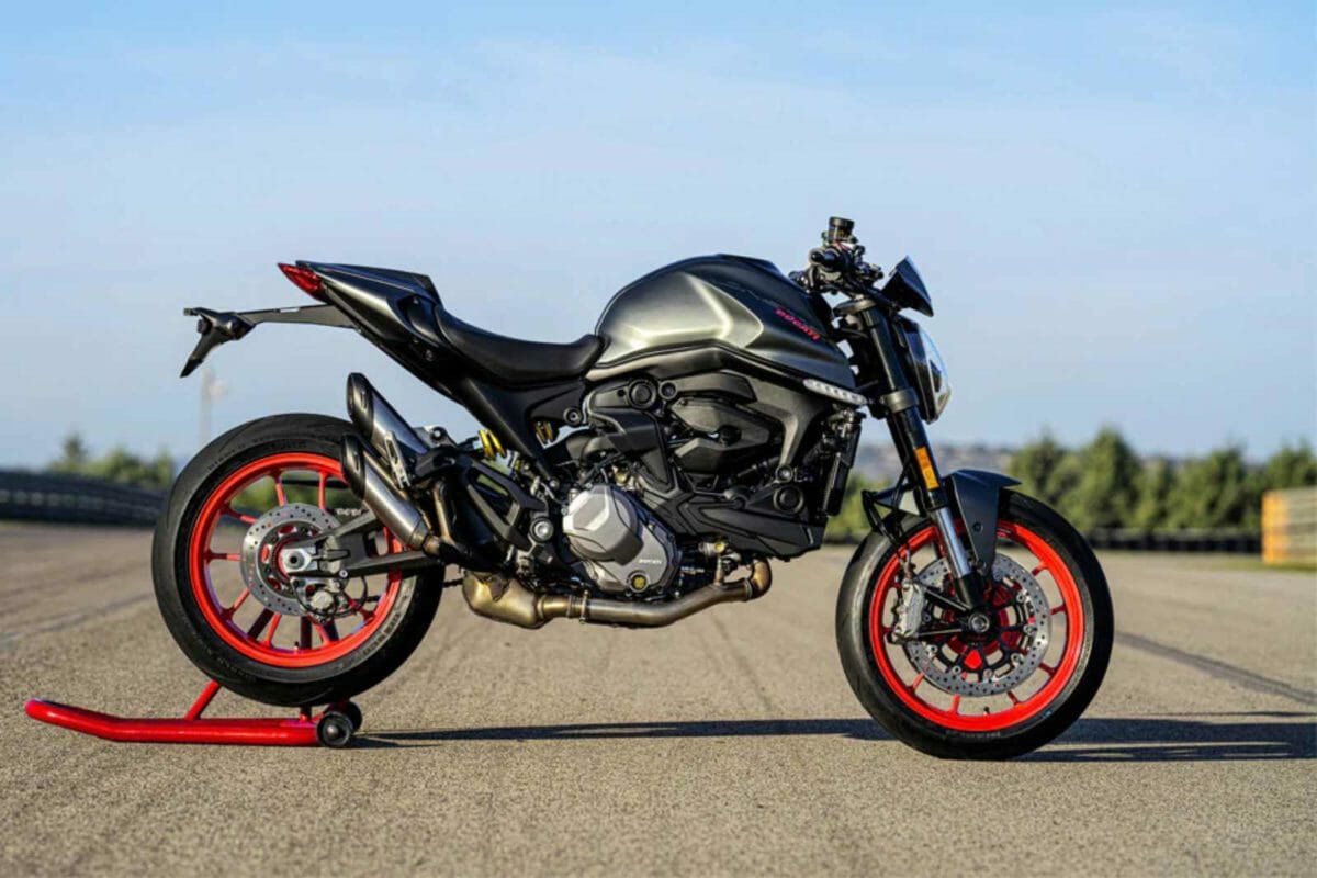 2021 Ducati Monster (1)