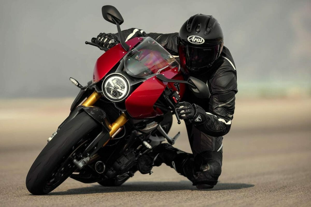 Triumph Speed Triple 1200 RR (4)