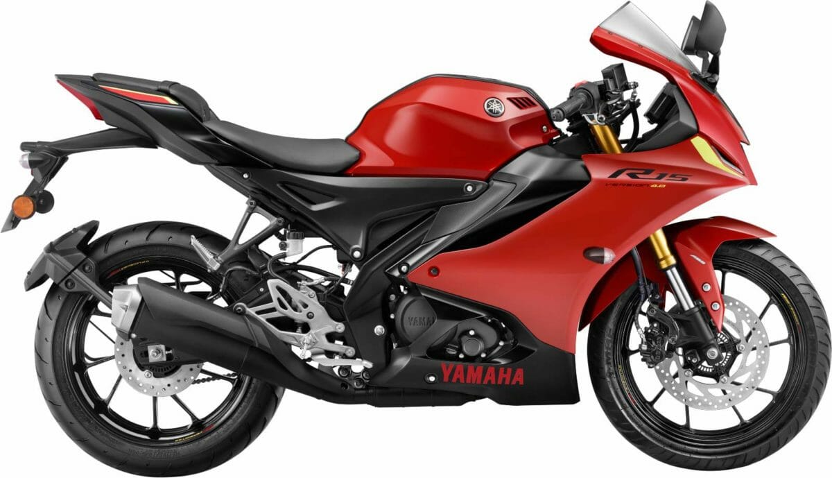 Yamaha Metallic Red R15 V4