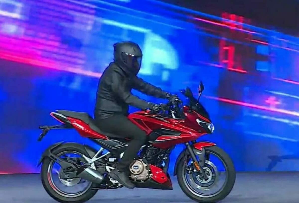 Bajaj Pulsar 250 (2)