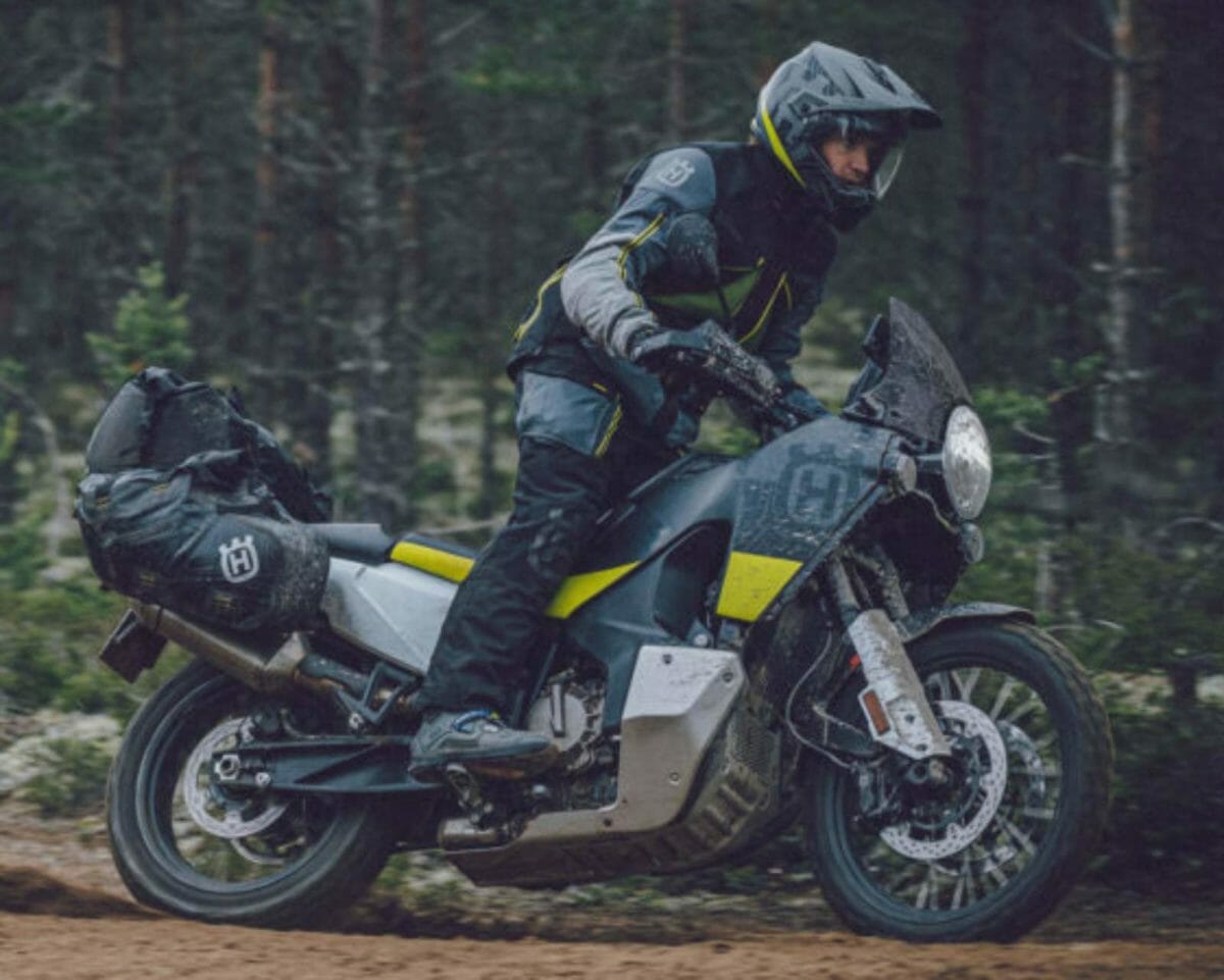 2022 Husqvarna Norden 901 (2)