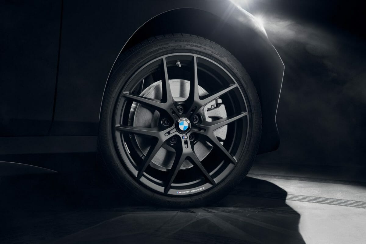 BMW 220i Black Shadow Edition rims