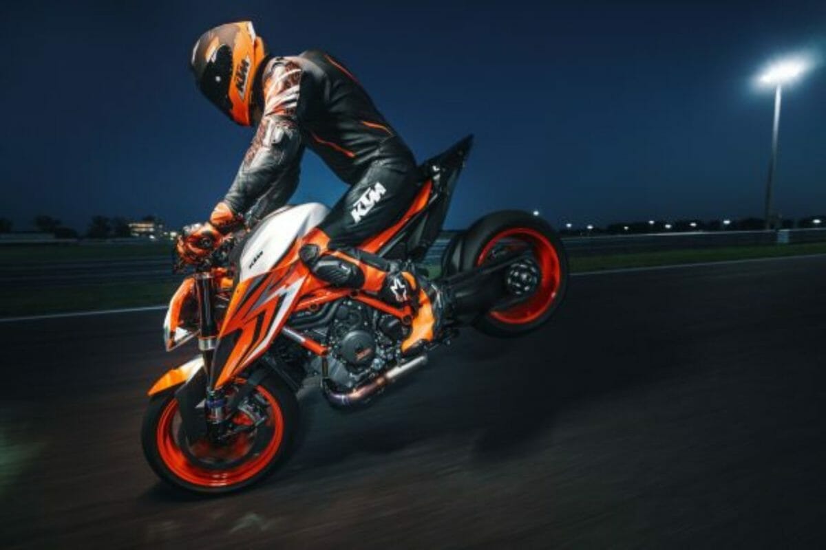 KTM 1290 Super Duke R (4)