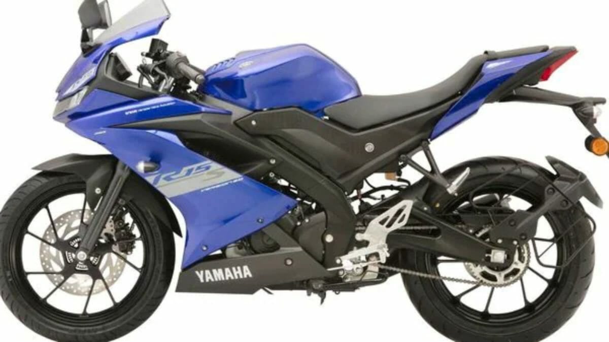Yamaha R15S (1)