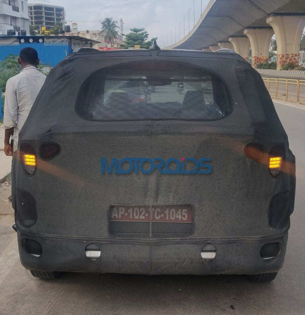 kia mpv spied (1)