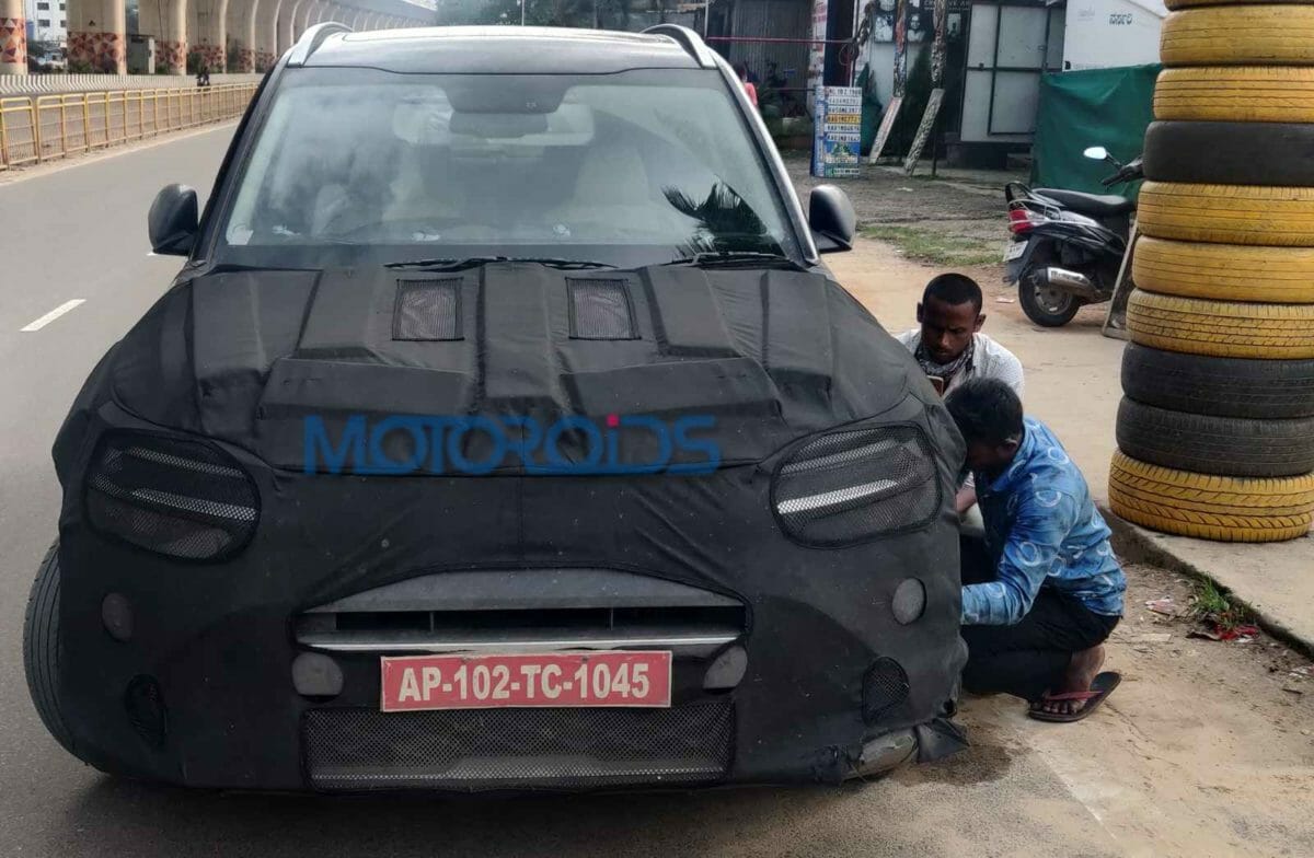 kia mpv spied (2)