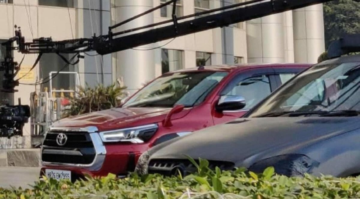 Toyota Hilux Spy Shot 2