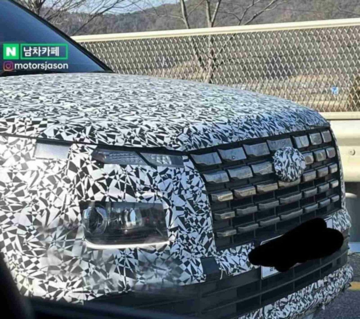 2022 Hyundai Venue spy shot reveals details