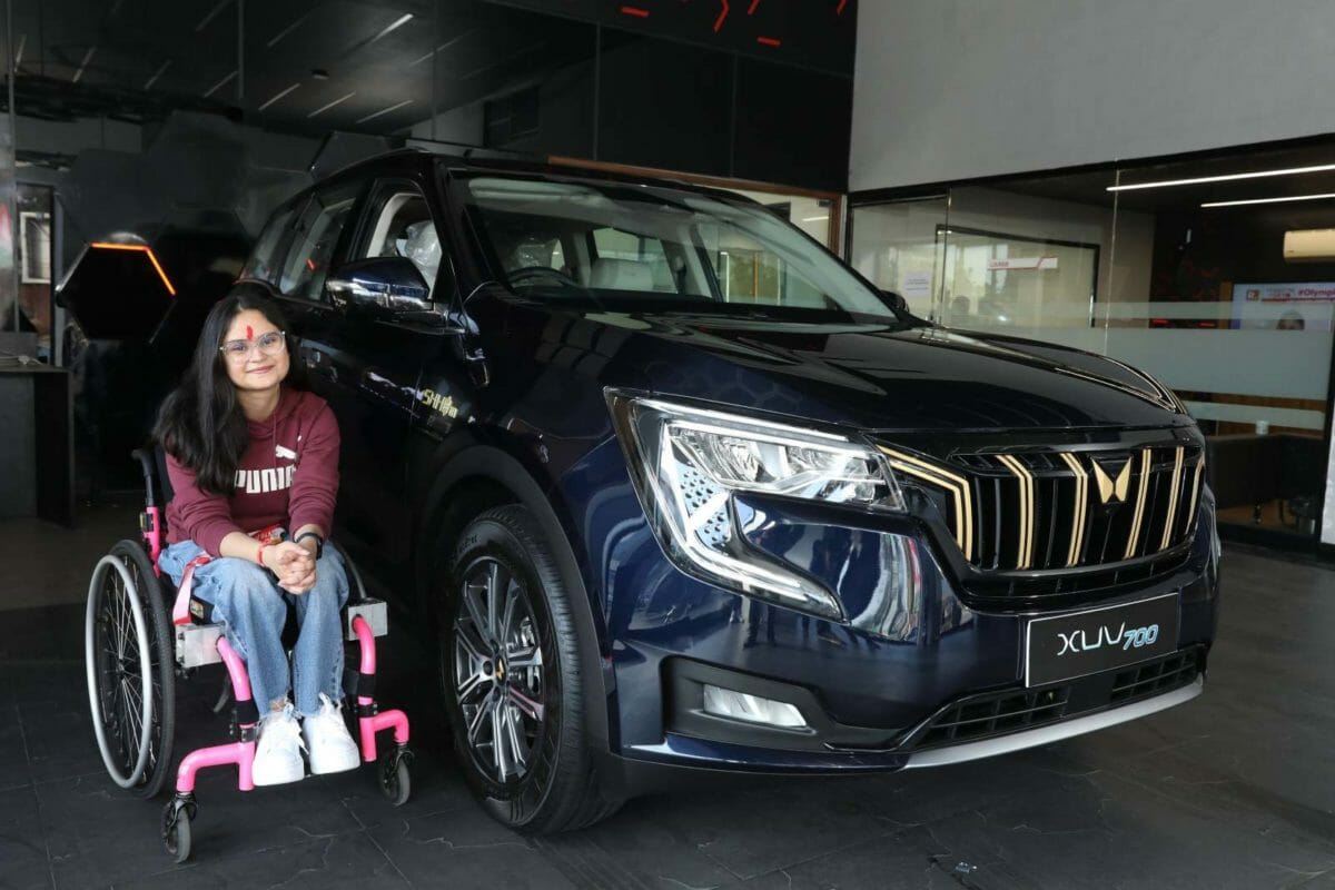 Avani Lekhara taking delivery of XUV