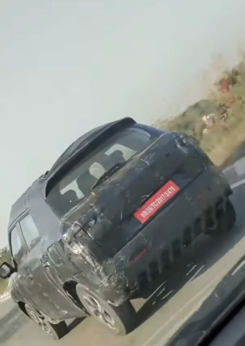 2022 maruti suzuki brezza continues testing rear