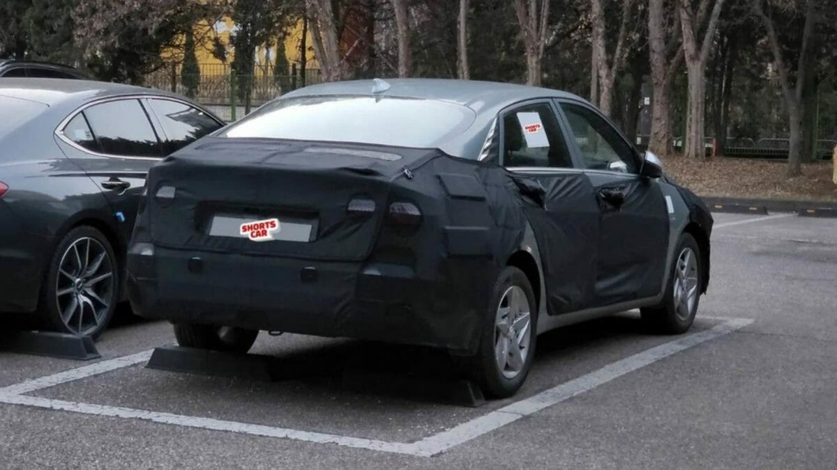 2023 Hyundai Verna Spotted in korea Rear (1)