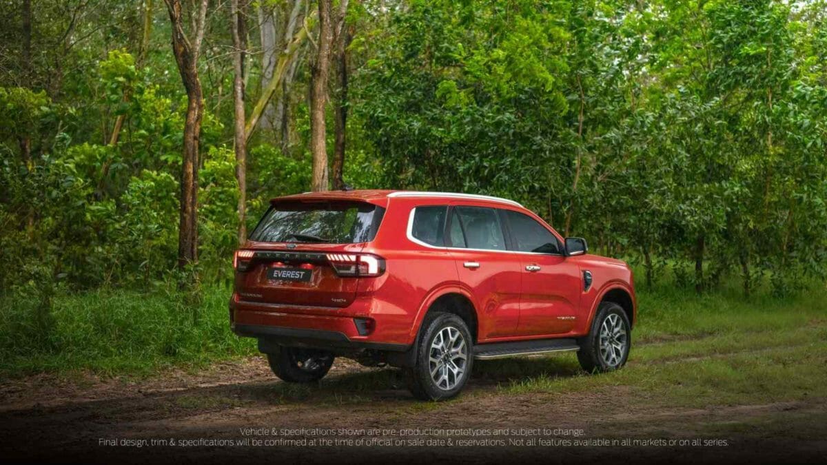 2023 ford everest titanium Red