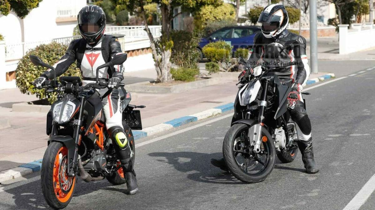 KTM Duke  current gen and upcoming genfront
