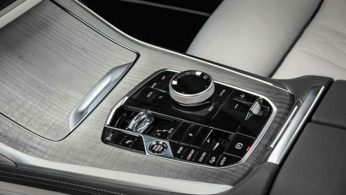 2023 bmw x7 centre console