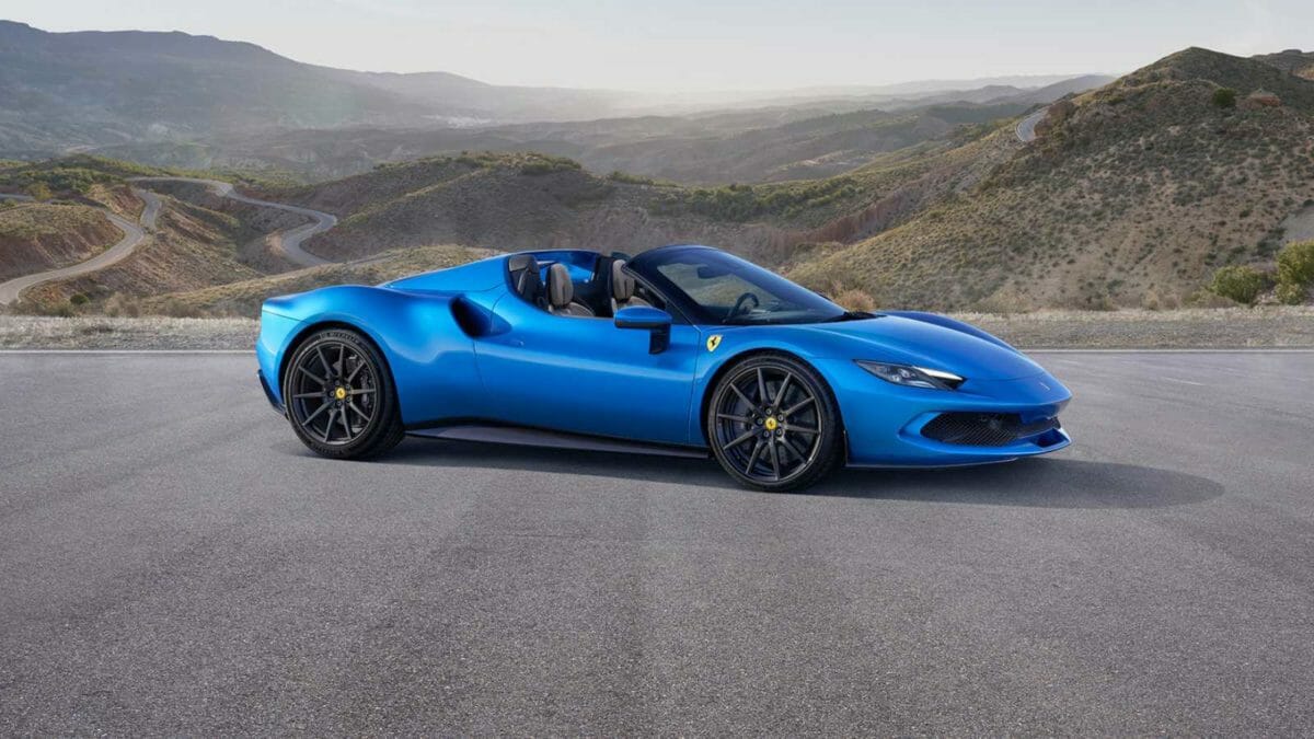 Ferrari  GTS front side