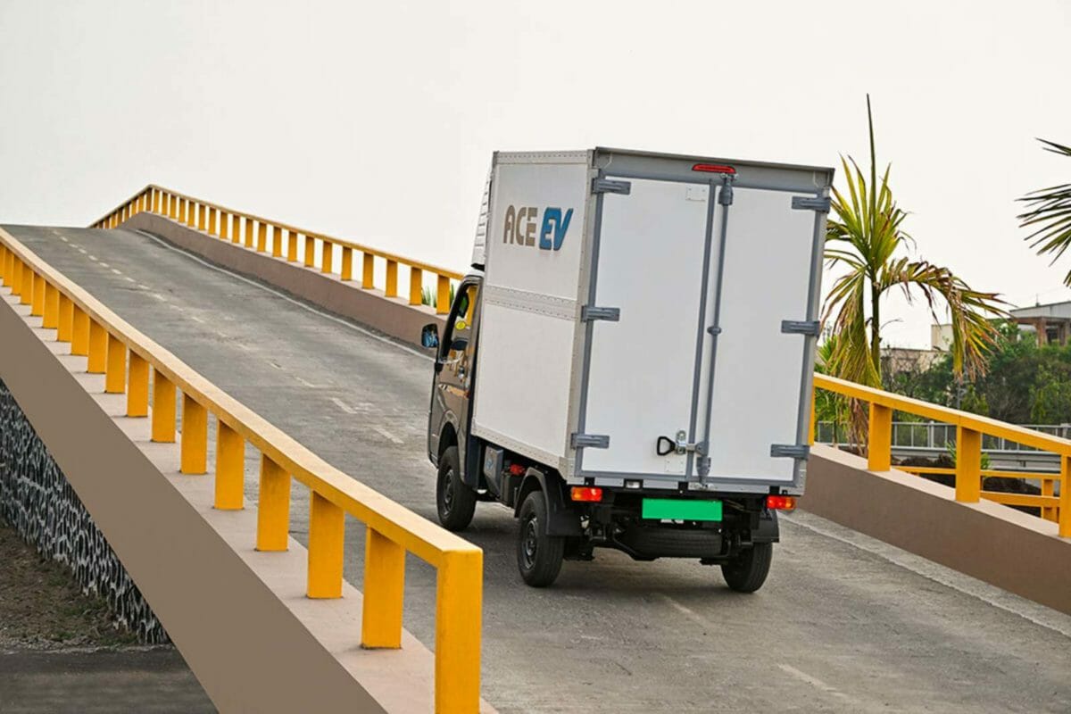 tata ace ev rear