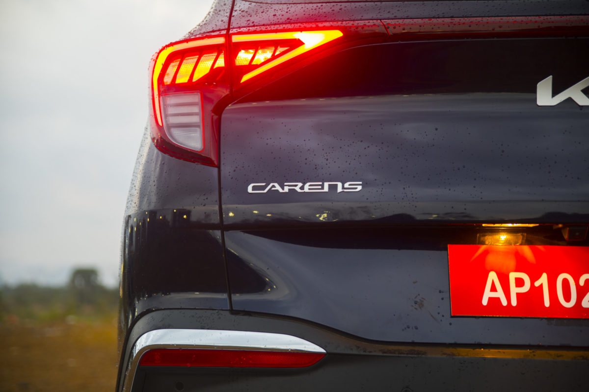 Kia Carens nameplate