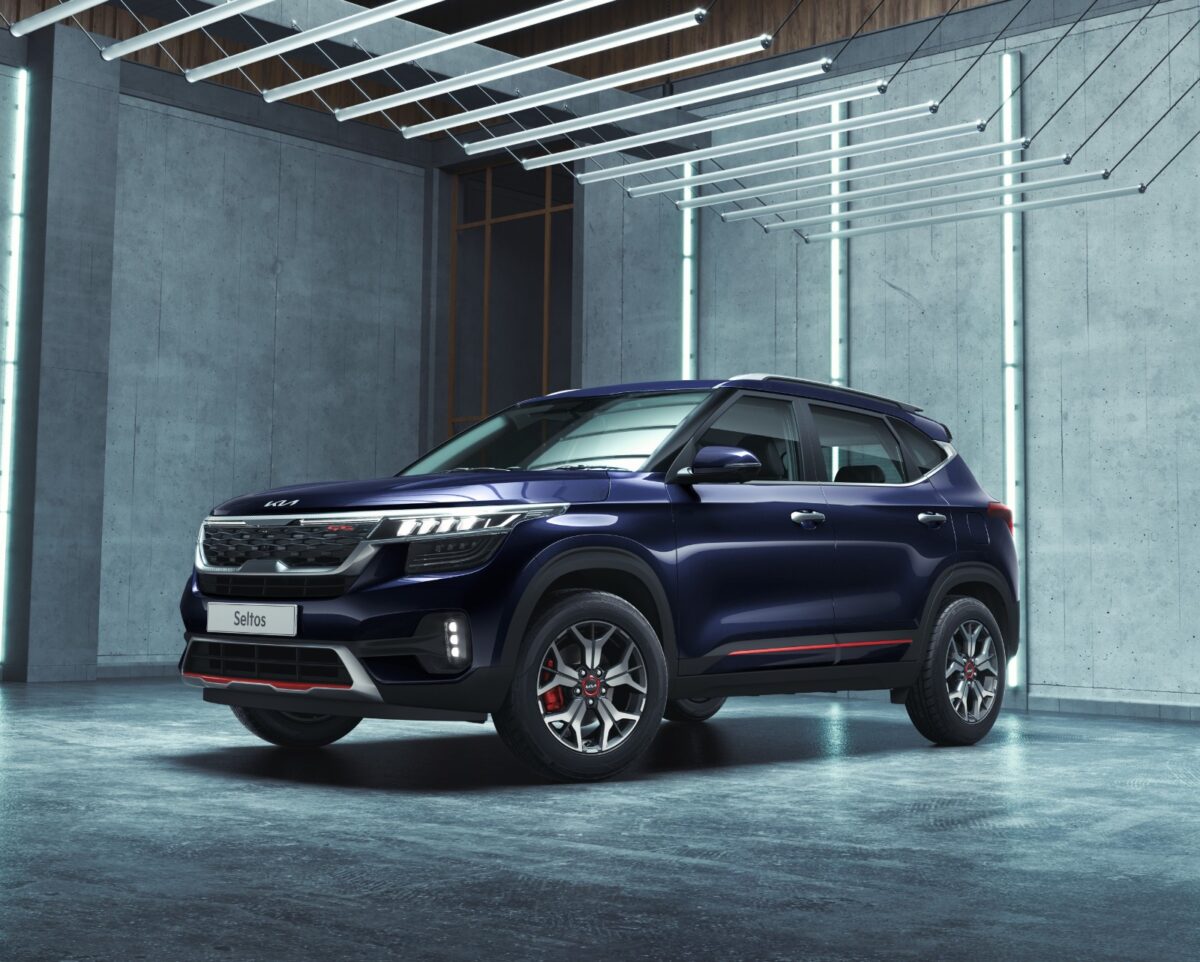 Kia Seltos 2023 blue GT