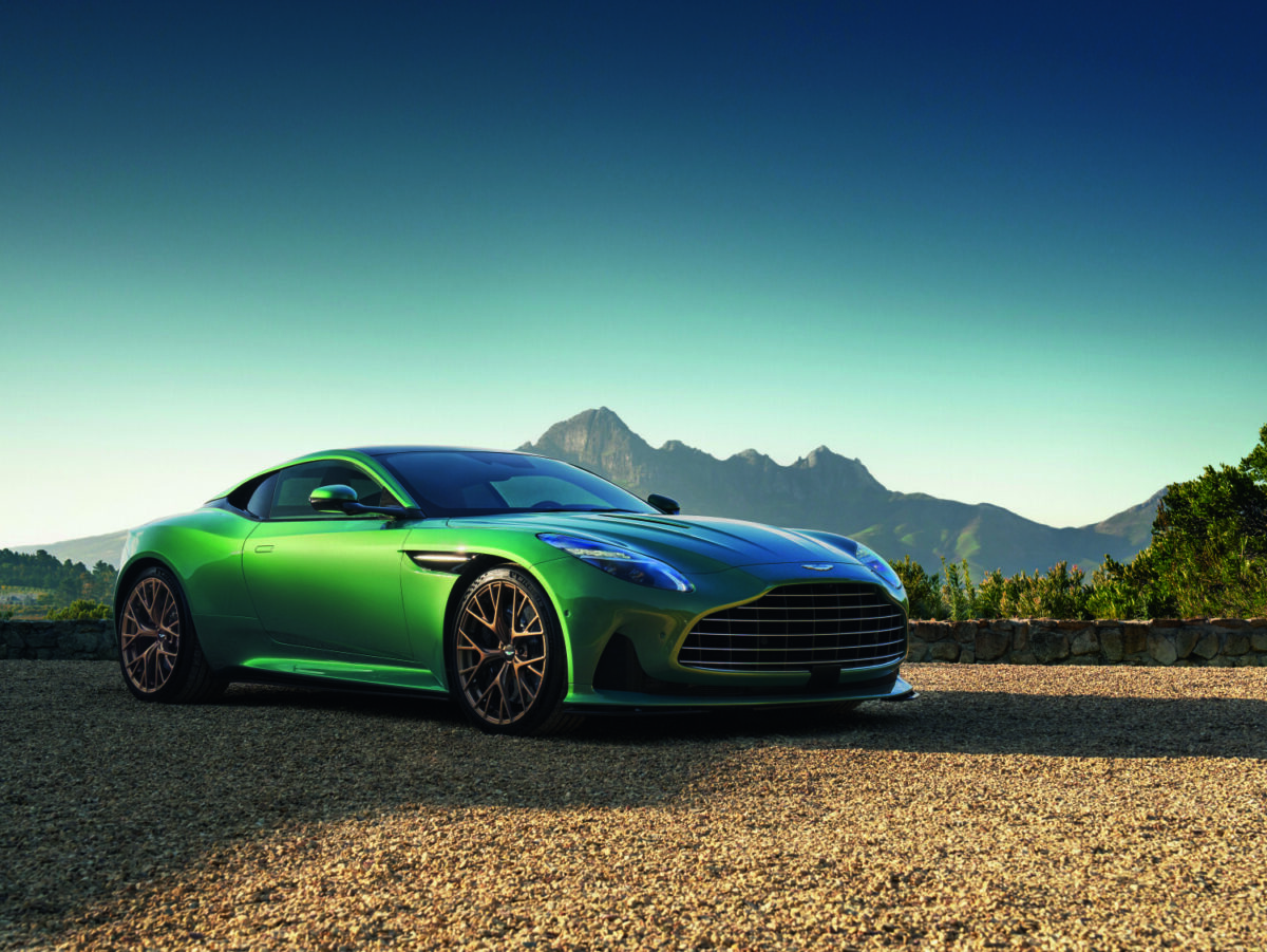 Aston-Martin-DB12