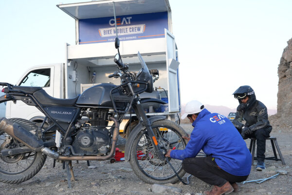 CEAT Bike Mobile Crew