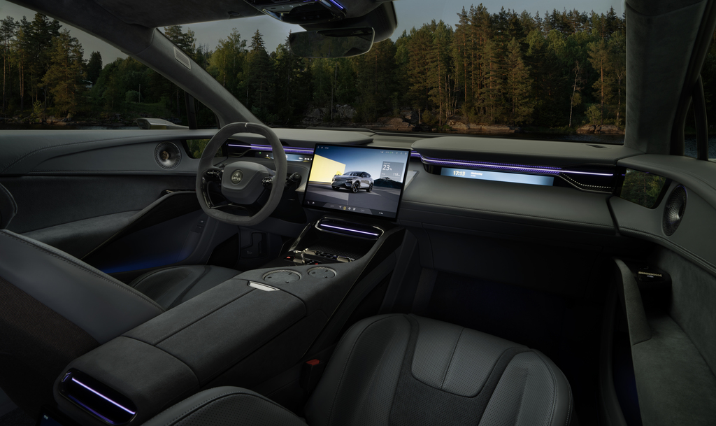 Lotus Eletre Interior