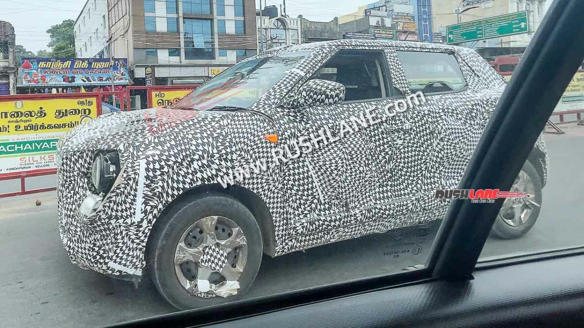 The new Mahindra XUV300 spied on during testing