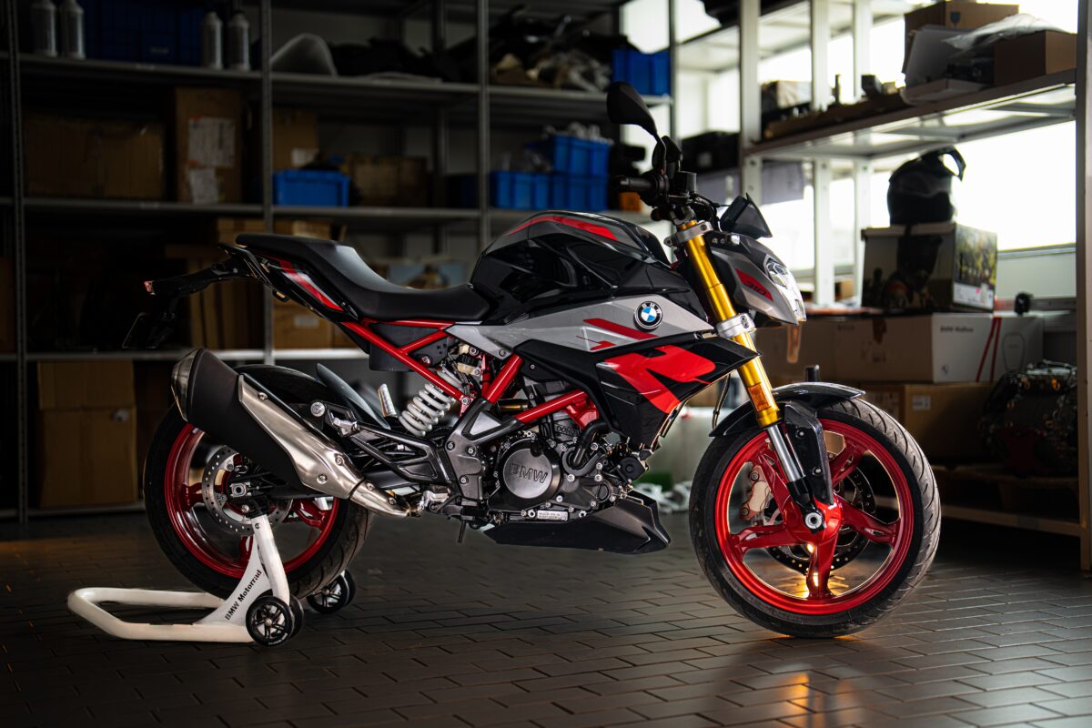 BMW G310 R