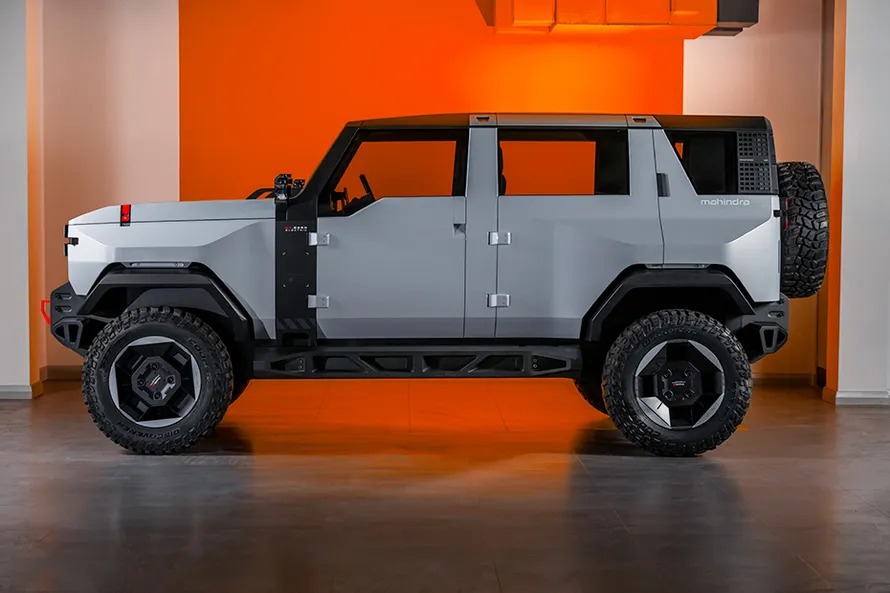 Thar.e Side