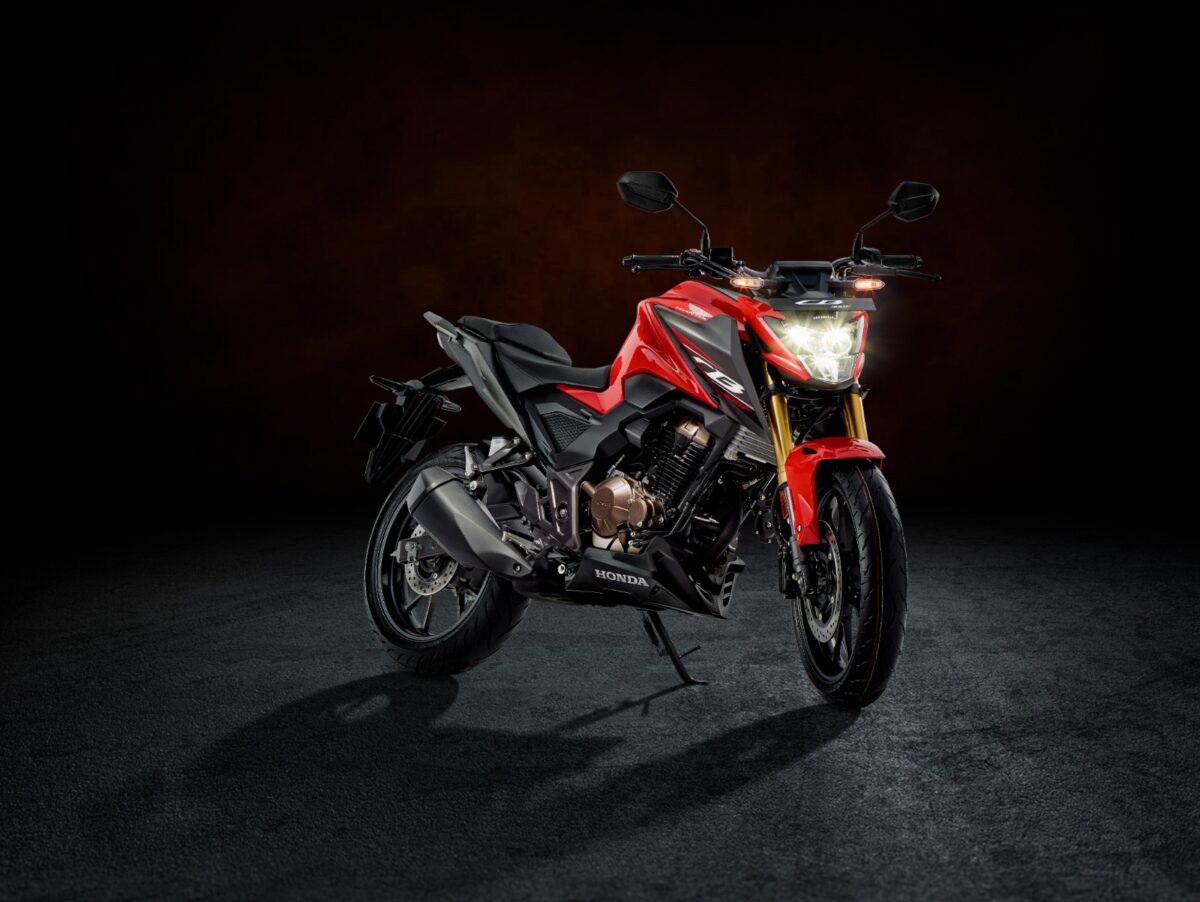 Honda CB300F image-02