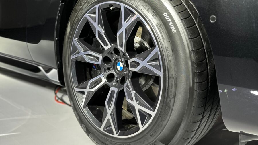 BMW 7 Protection