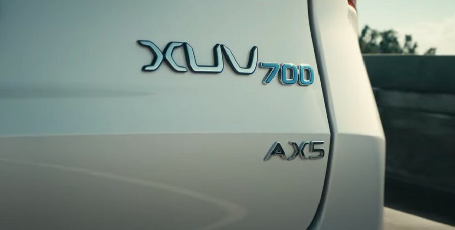XUV 700 AX5 Select
